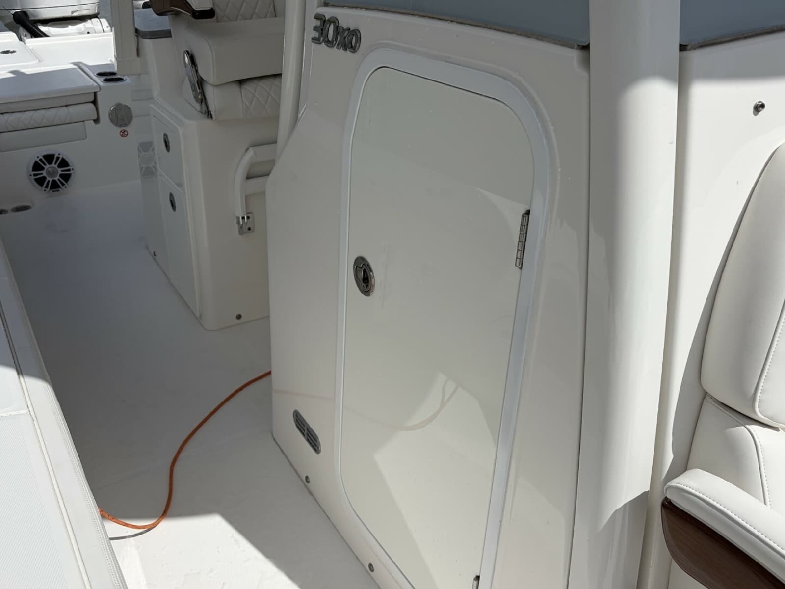 2024 Regulator 30XO - Photo 31