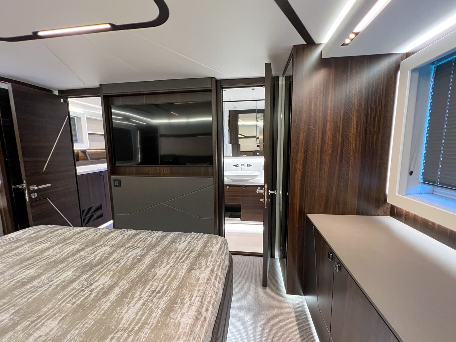 2023 Sunseeker Predator 65 - Photo 63