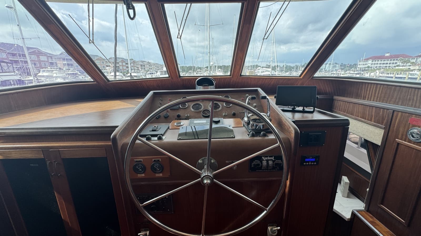 1985 Hatteras 53 Extended Deckhouse - Photo 26