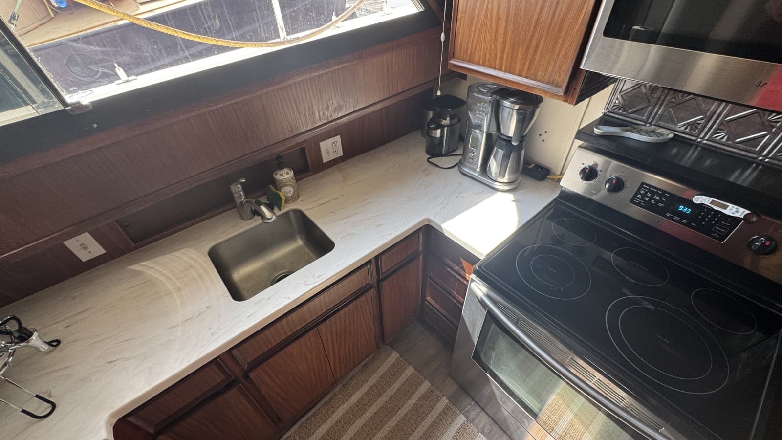 1985 Hatteras 53 Extended Deckhouse - Photo 42