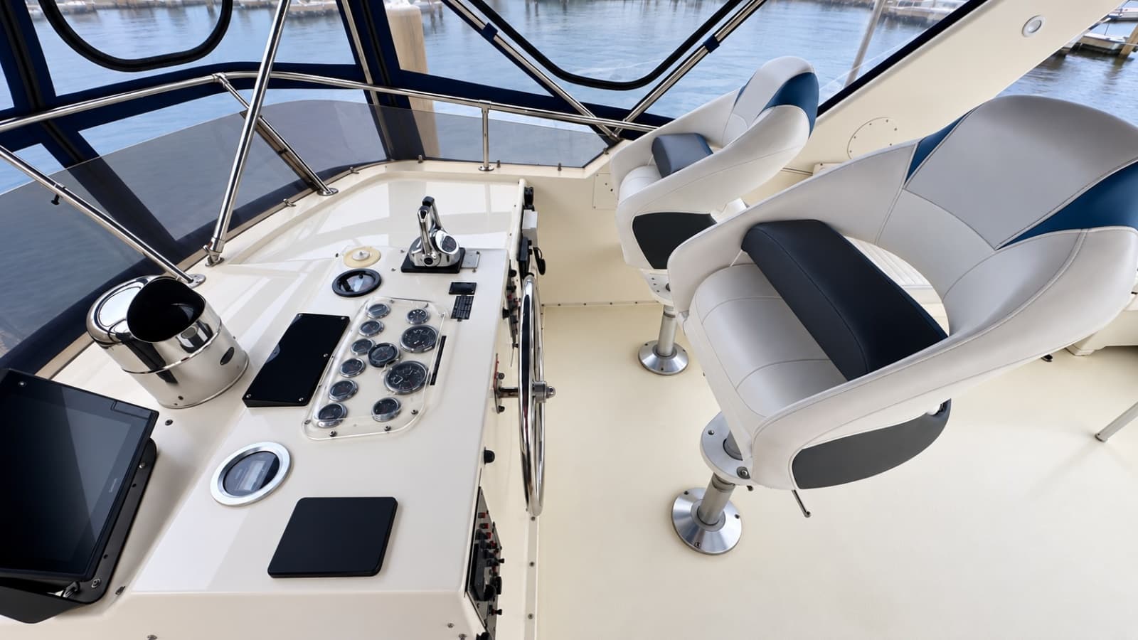 1985 Hatteras 53 Extended Deckhouse - Photo 13