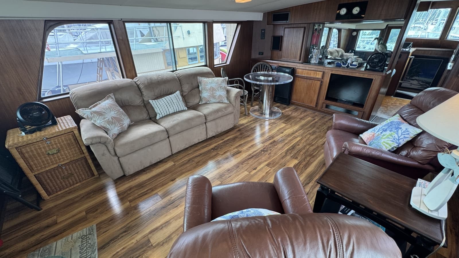 1985 Hatteras 53 Extended Deckhouse - Photo 18