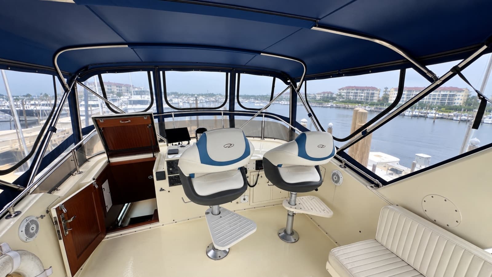 1985 Hatteras 53 Extended Deckhouse - Photo 10