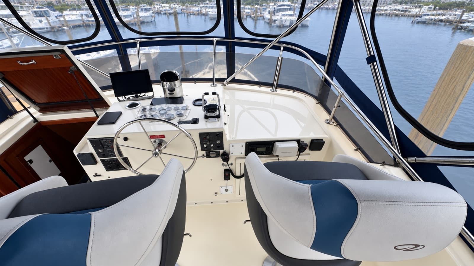 1985 Hatteras 53 Extended Deckhouse - Photo 9