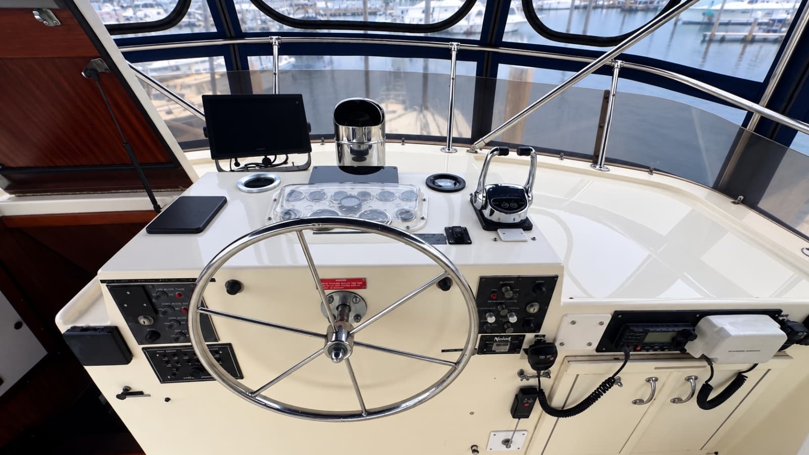1985 Hatteras 53 Extended Deckhouse - Photo 14