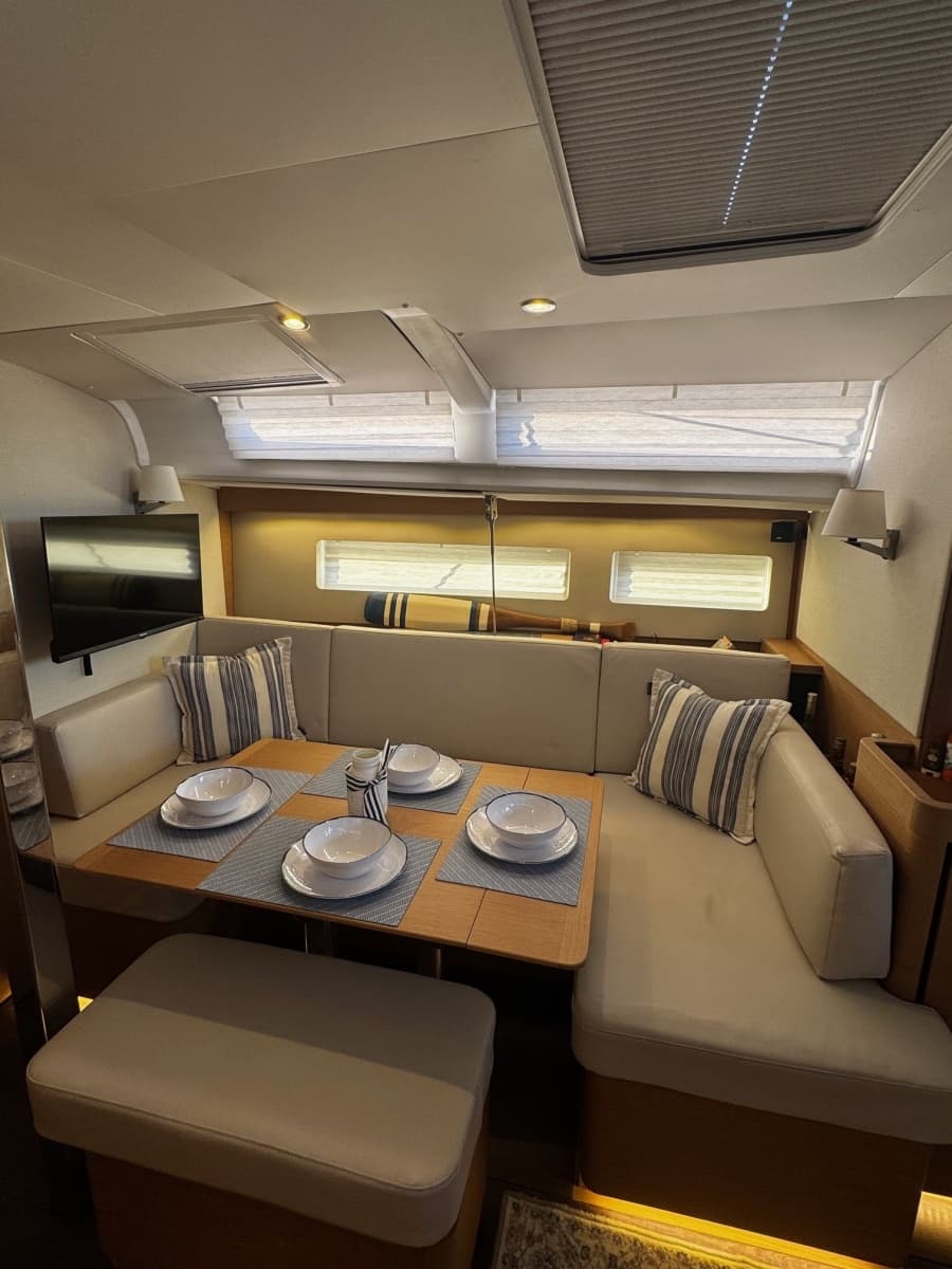 2022 Jeanneau 440 - Photo 3