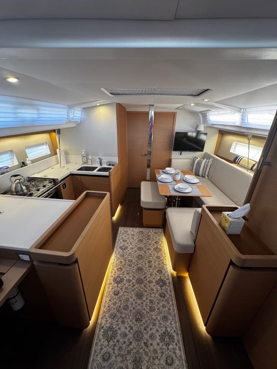 2022 Jeanneau 440 - Photo 2