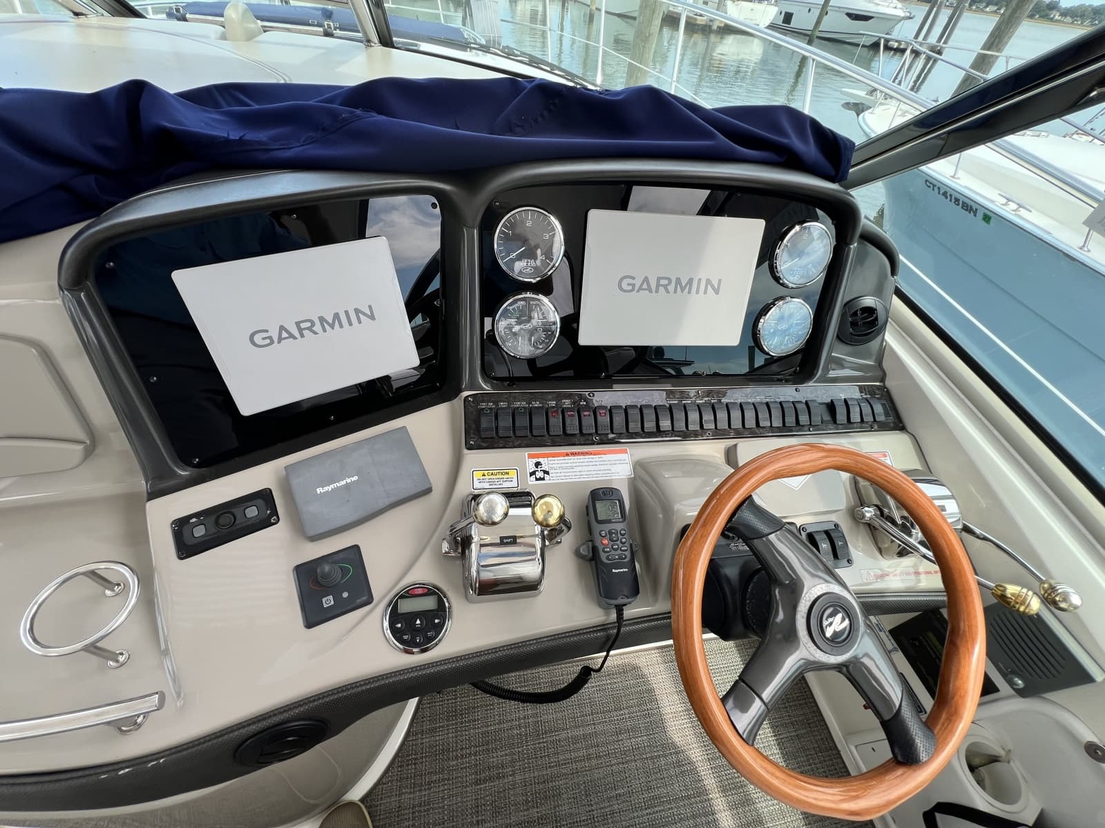 2006 Sea Ray 440 Sundancer - Photo 14