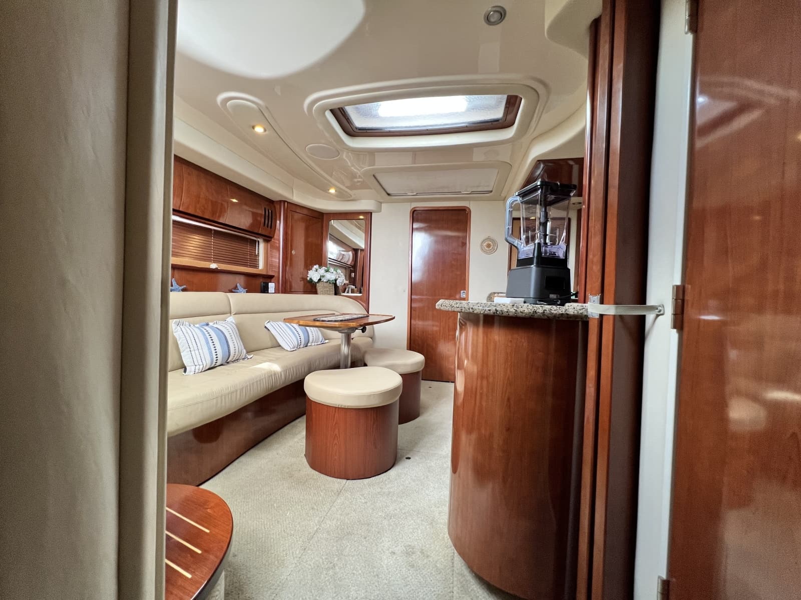 2006 Sea Ray 440 Sundancer - Photo 21