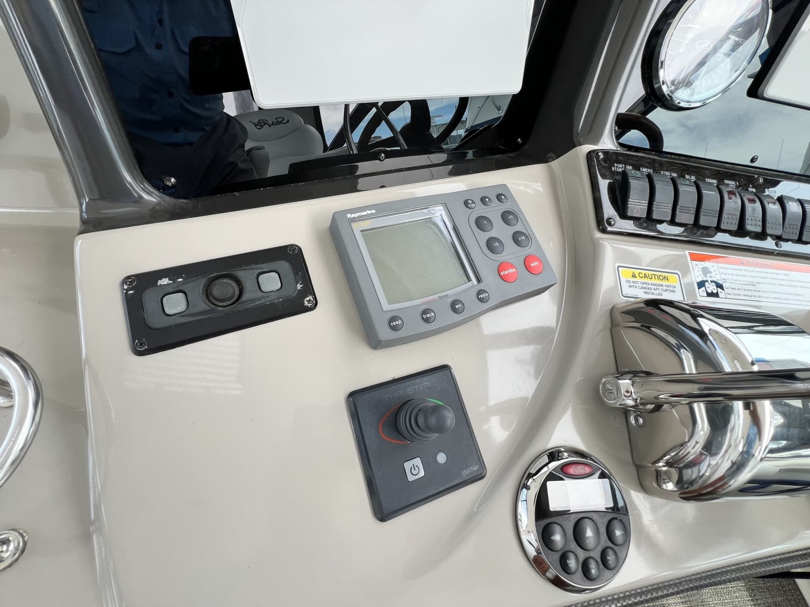 2006 Sea Ray 440 Sundancer - Photo 16