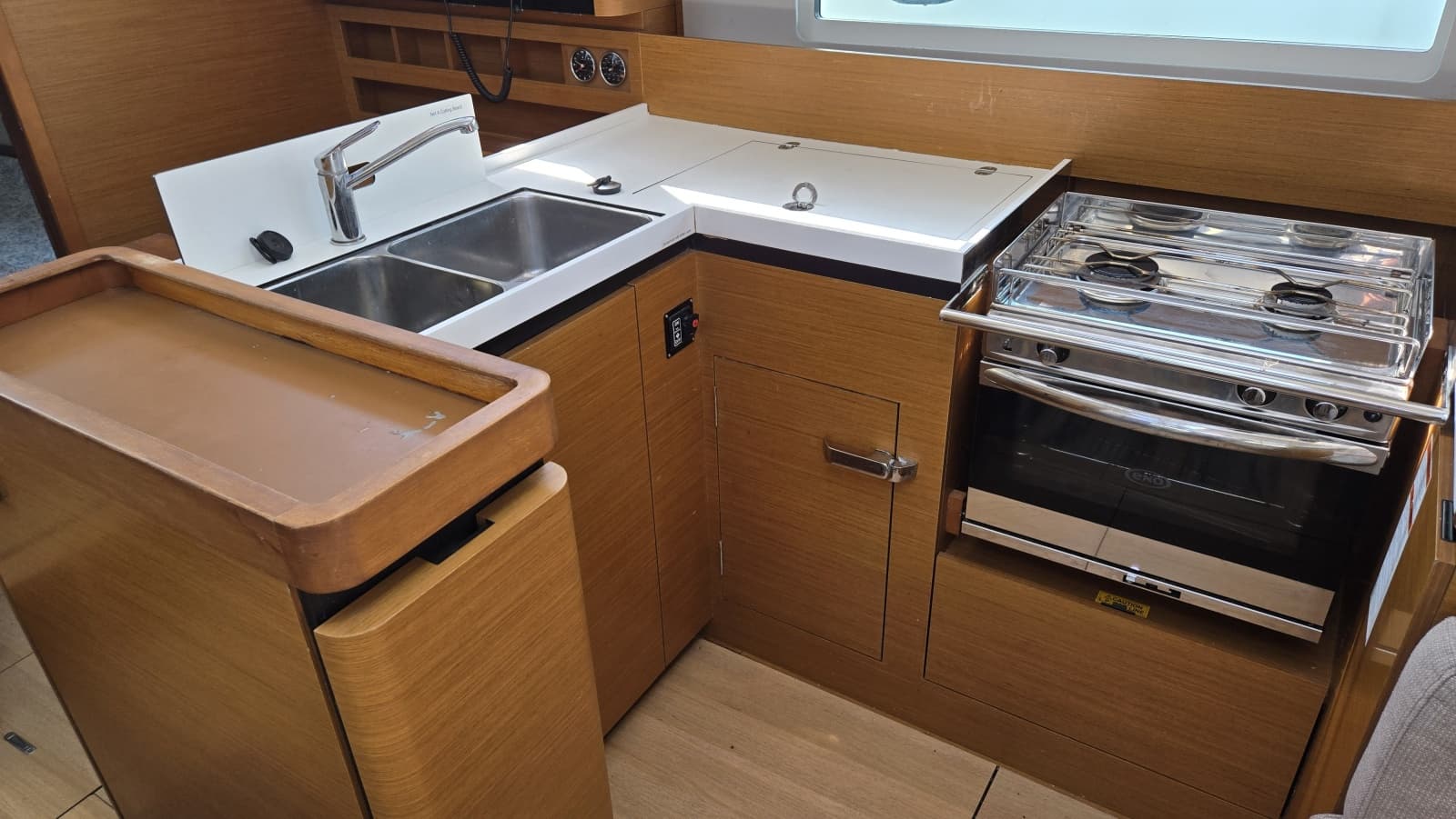 2020 Jeanneau Sun Odyssey 410 - Photo 35