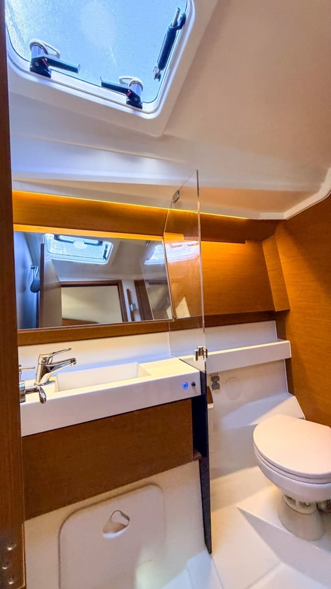 2020 Jeanneau Sun Odyssey 410 - Photo 30
