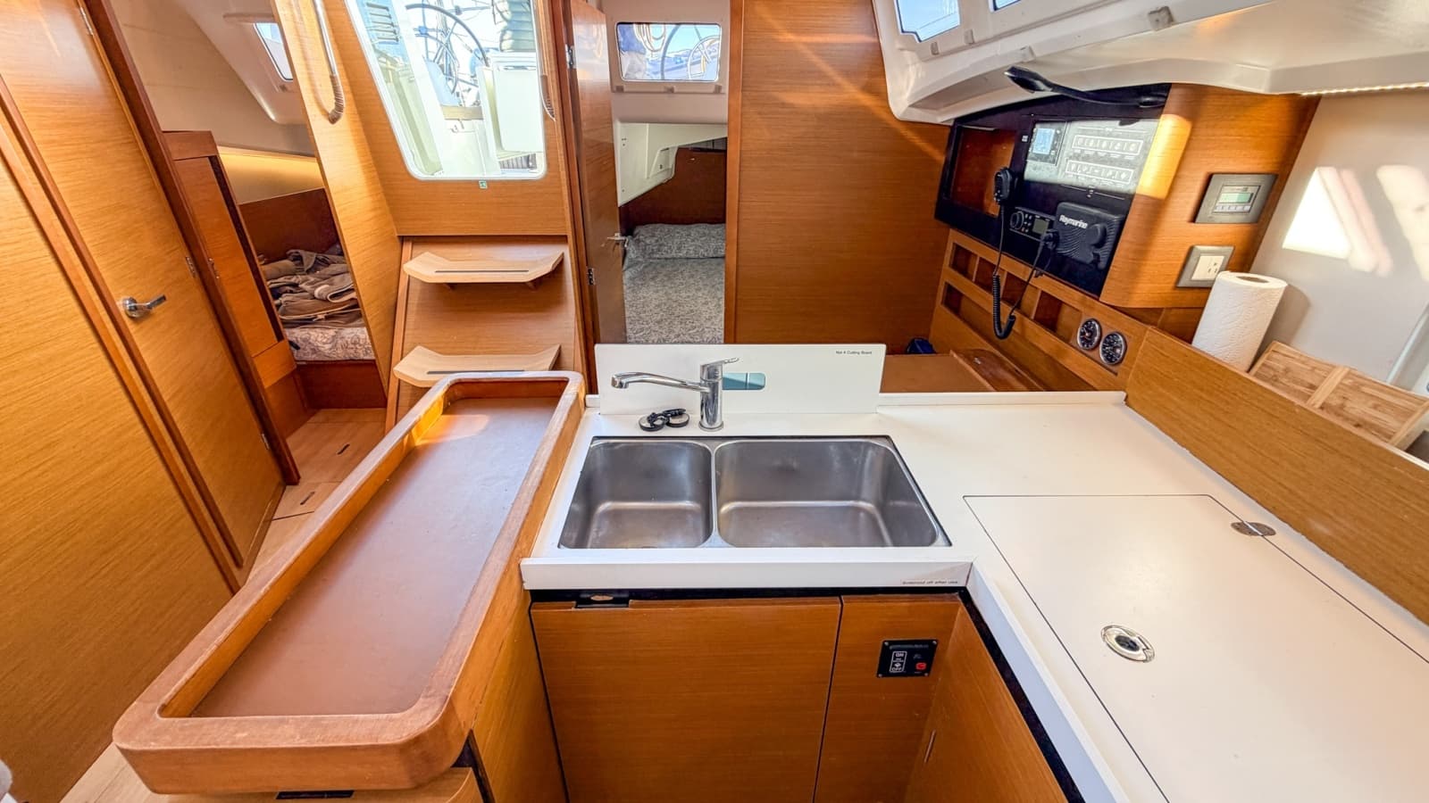 2020 Jeanneau Sun Odyssey 410 - Photo 23