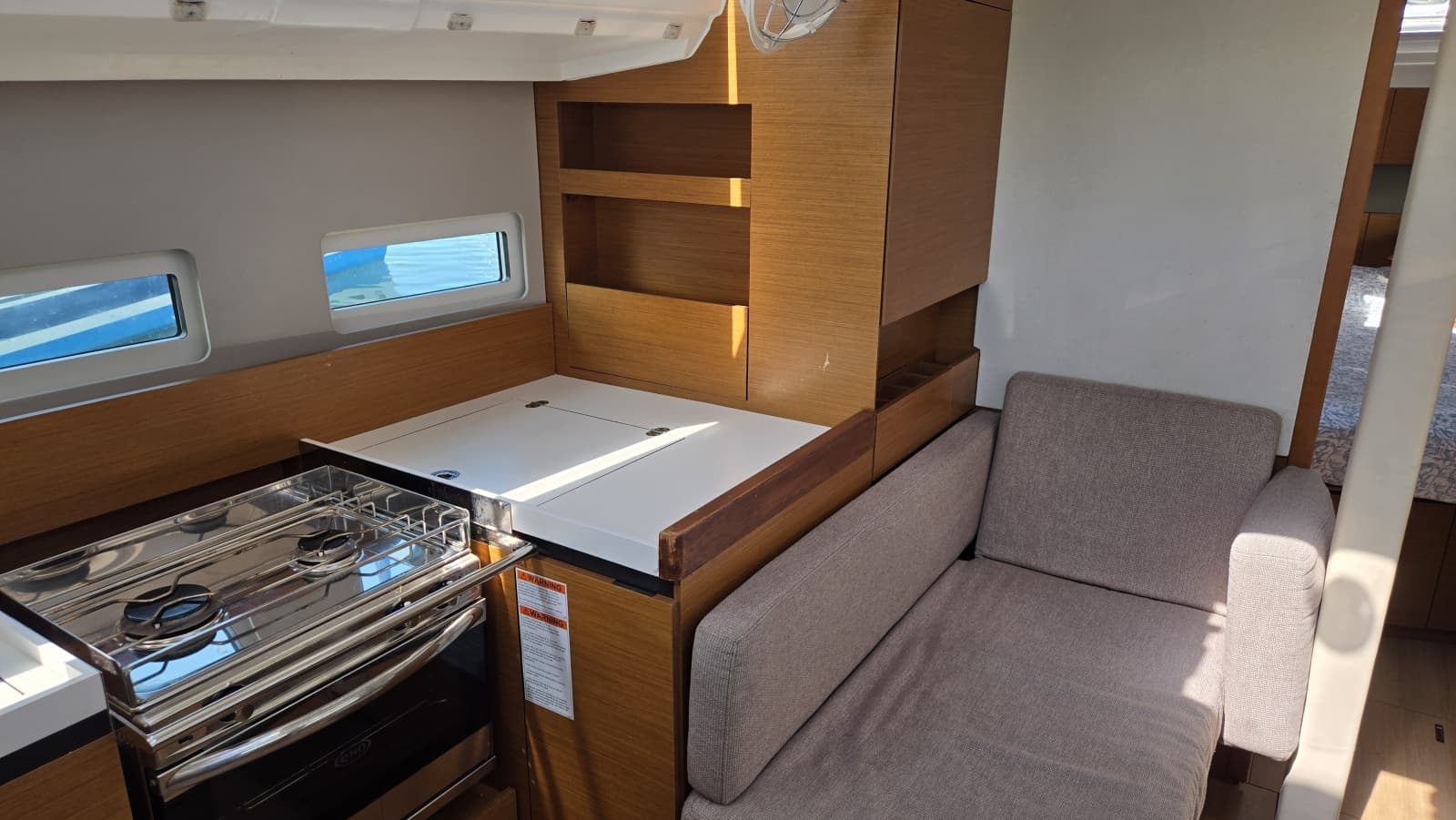 2020 Jeanneau Sun Odyssey 410 - Photo 37