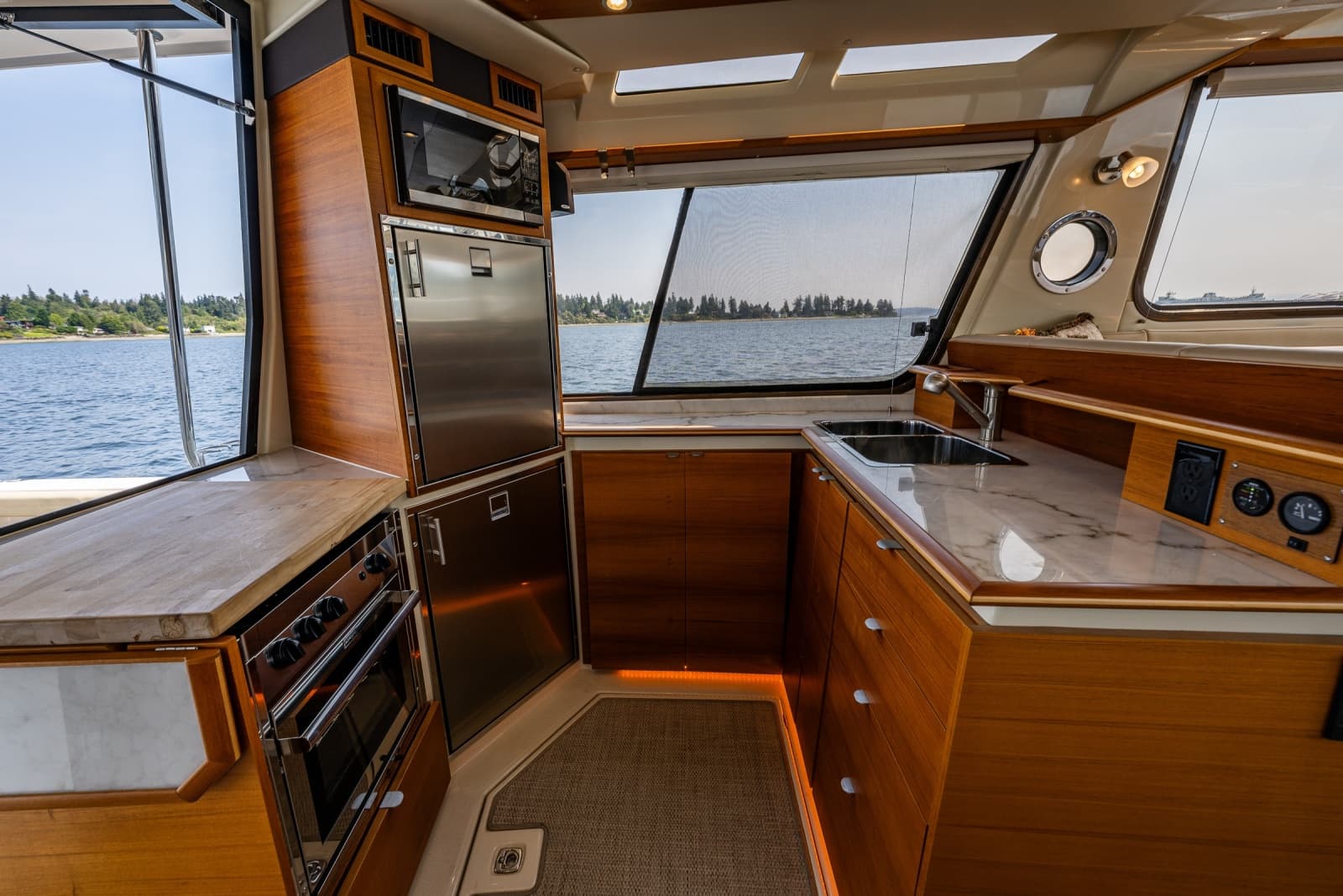2020 Ranger Tugs 41 CB - Photo 20
