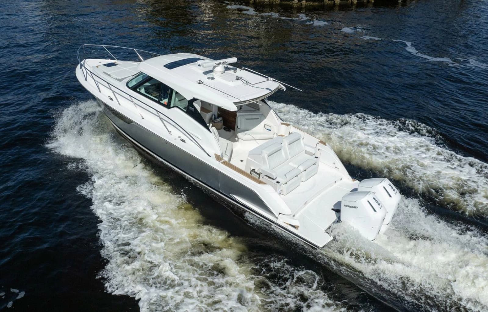 2022 Tiara Yachts 43 LE - Photo 4