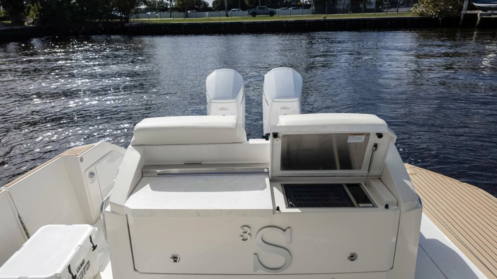 2022 Tiara Yachts 43 LE - Photo 18