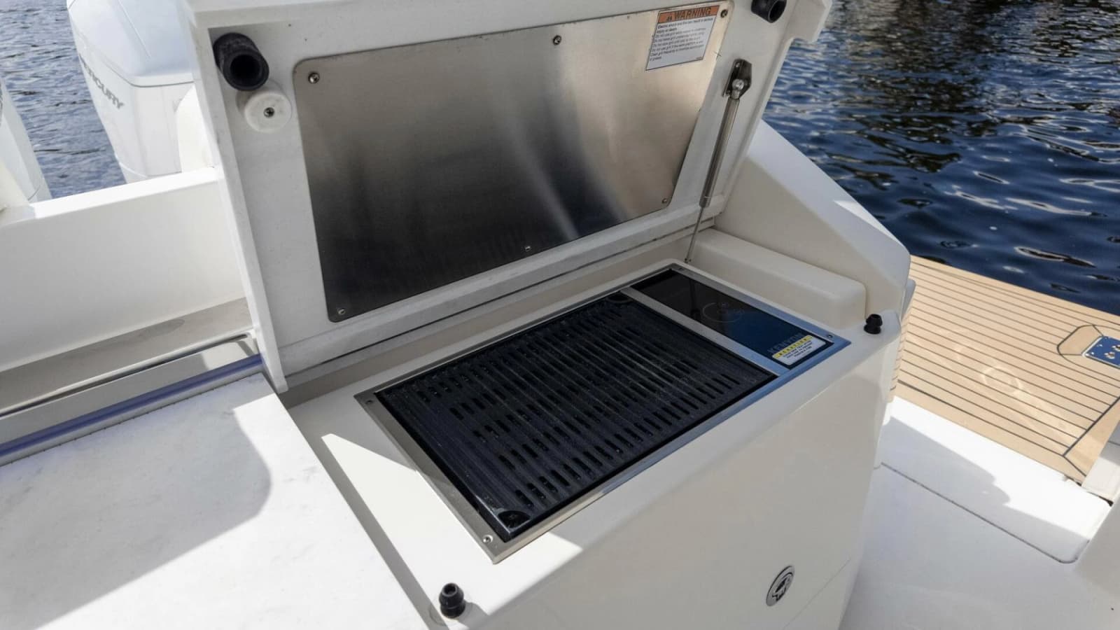2022 Tiara Yachts 43 LE - Photo 19