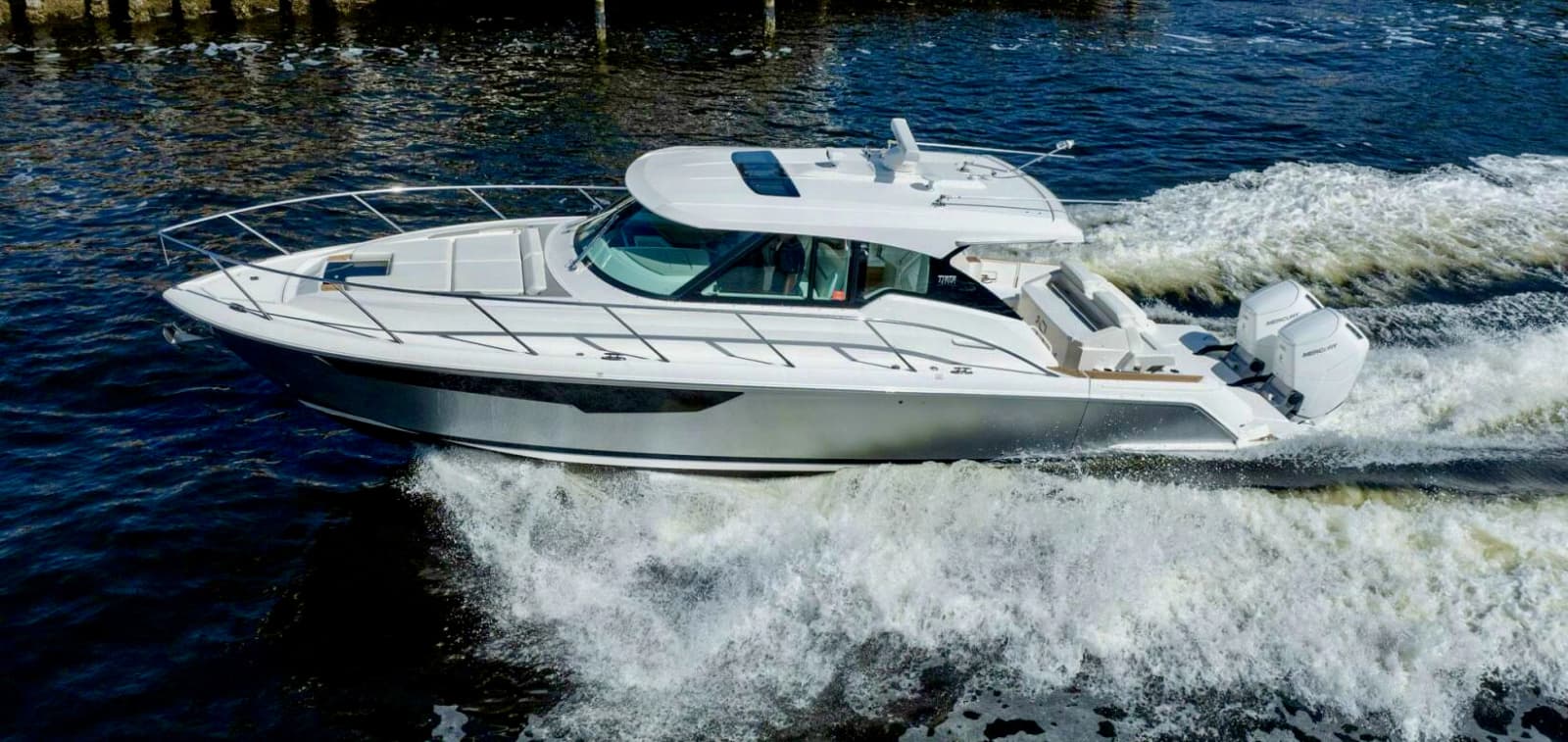 2022 Tiara Yachts 43 LE - Photo 1