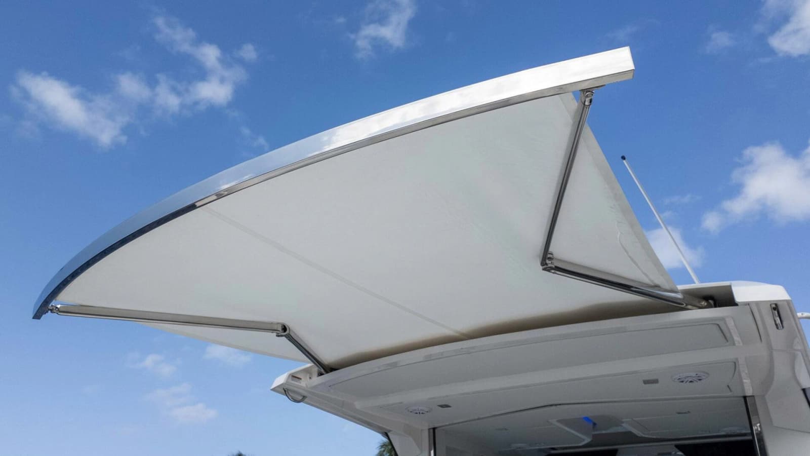 2022 Tiara Yachts 43 LE - Photo 23