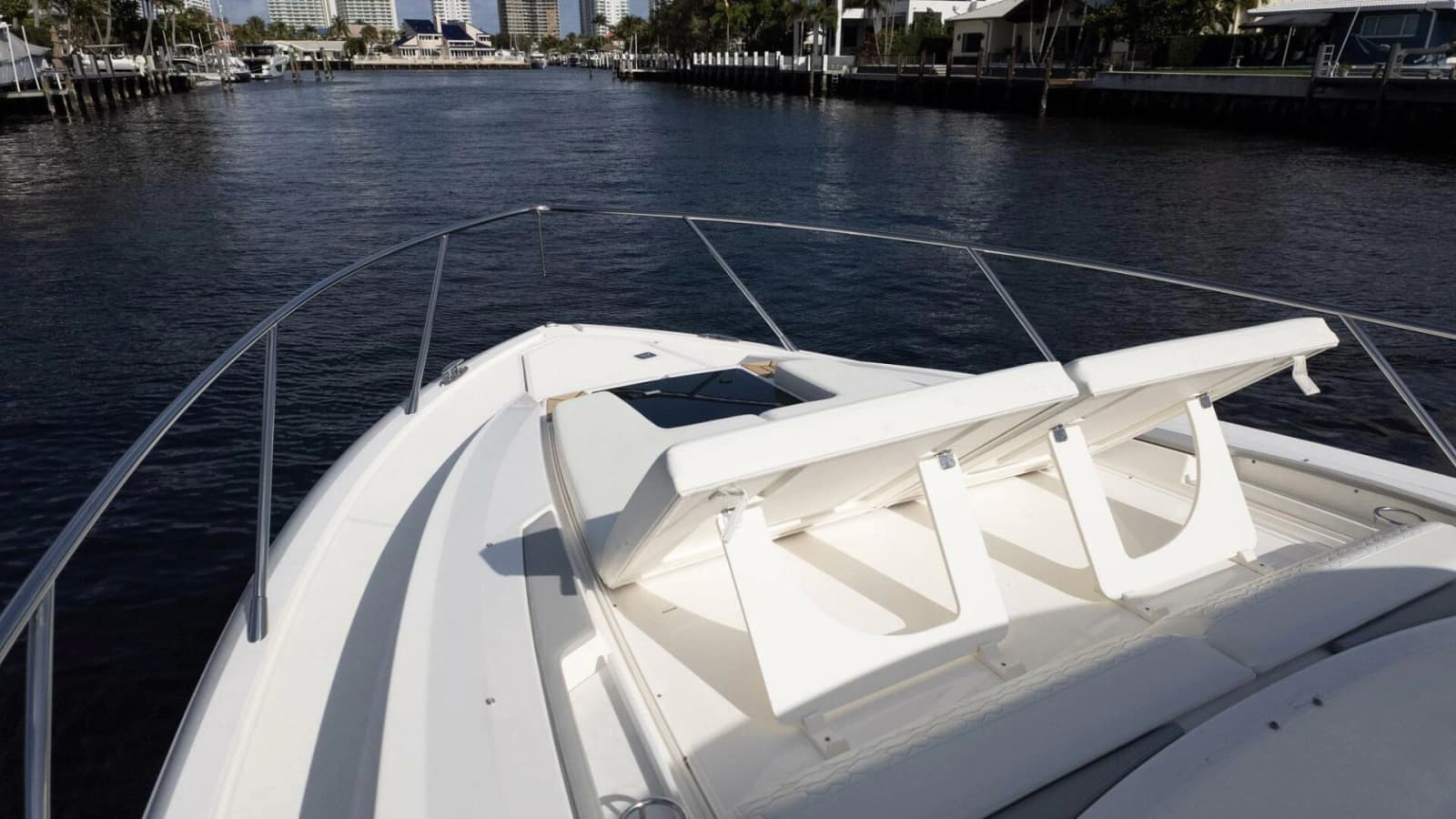 2022 Tiara Yachts 43 LE - Photo 47