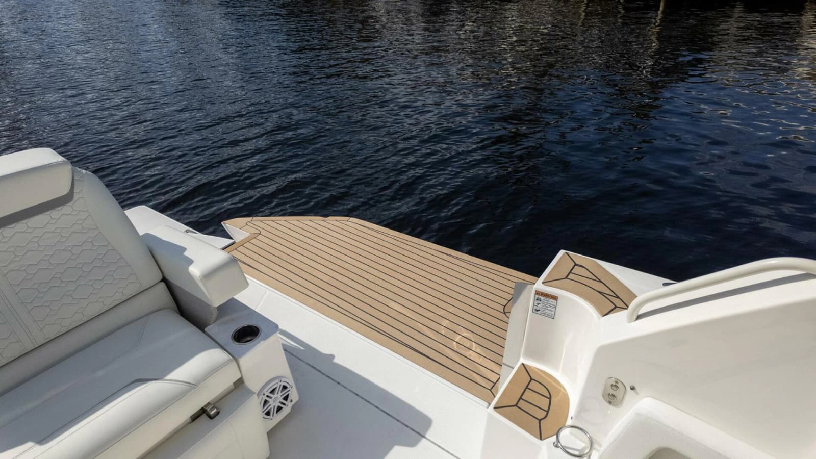 2022 Tiara Yachts 43 LE - Photo 21
