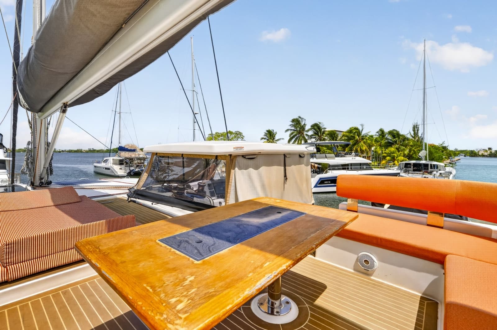 2022 Leopard 50 - Photo 26