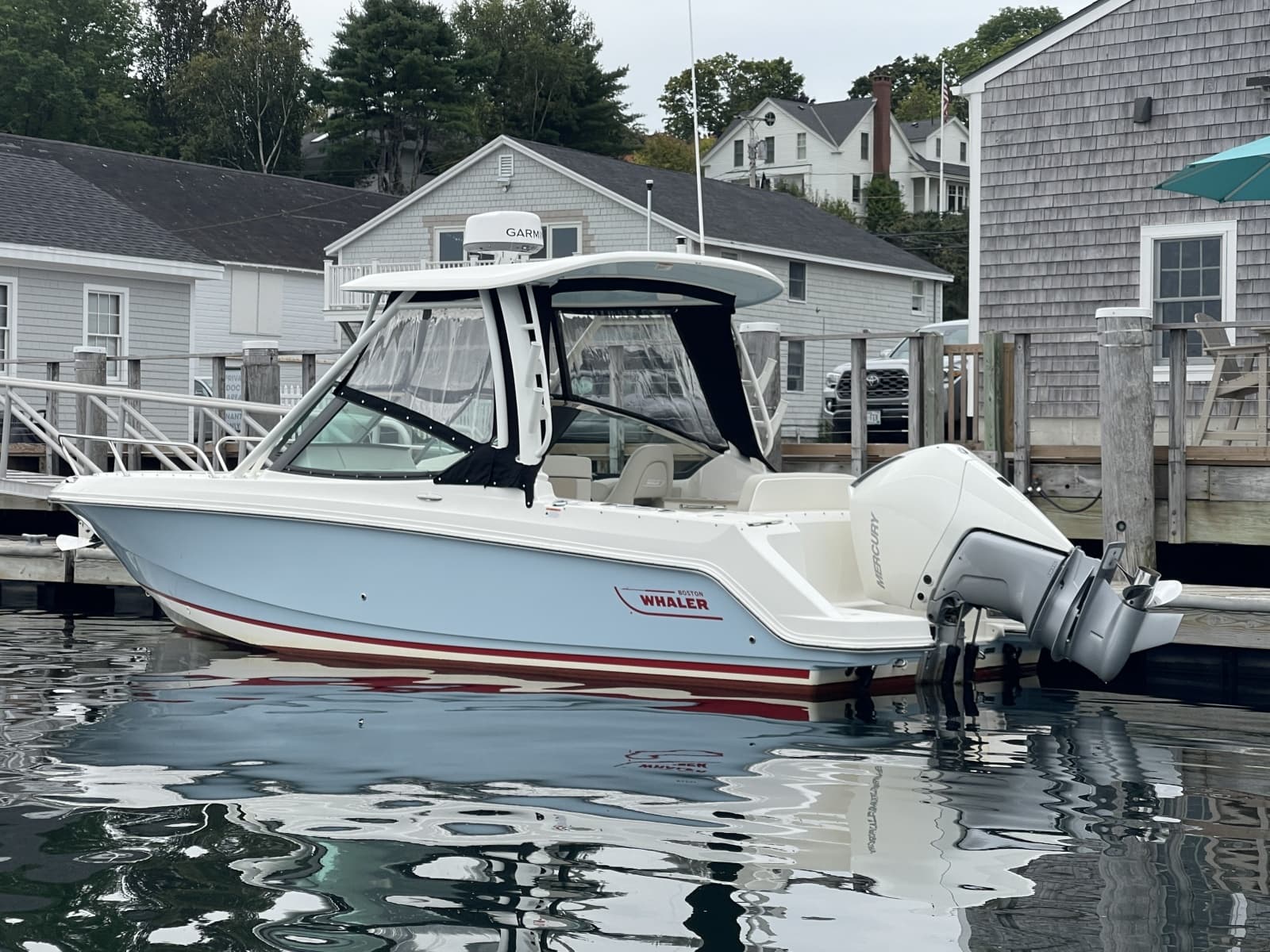 2023 Boston Whaler  - Photo 31