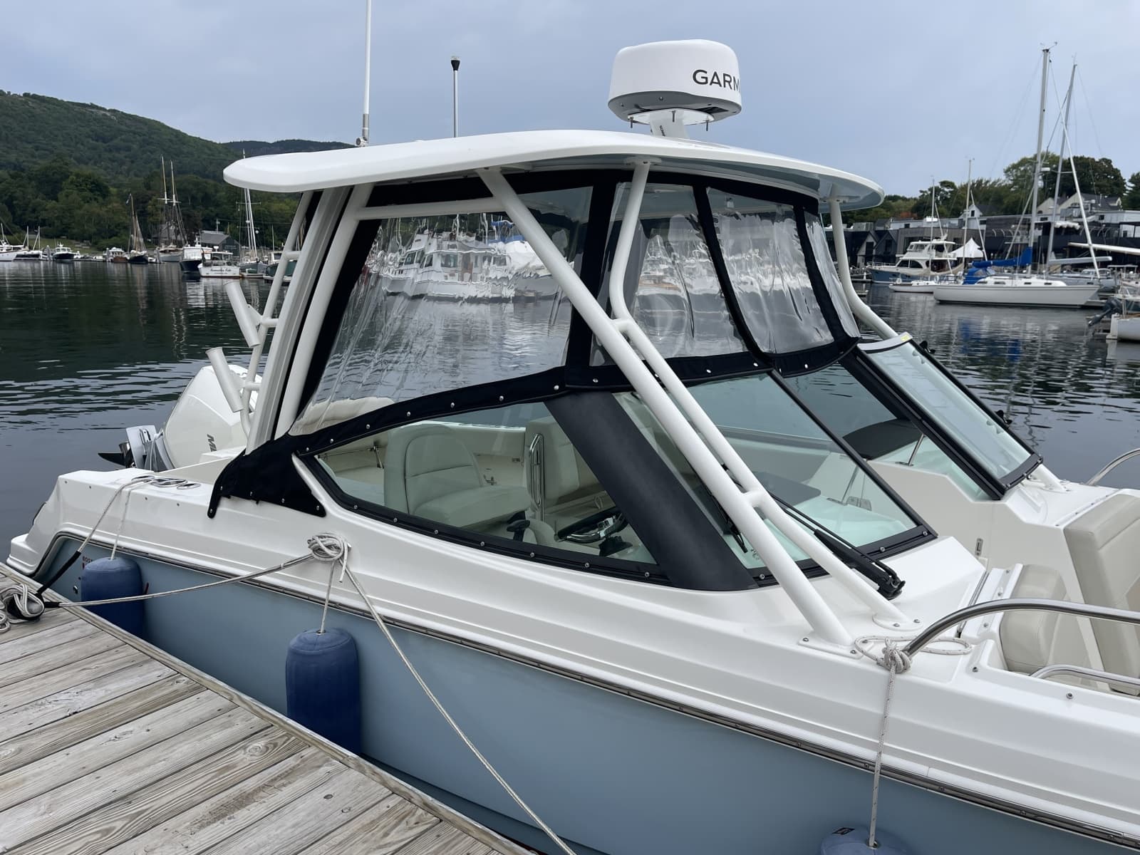 2023 Boston Whaler  - Photo 13