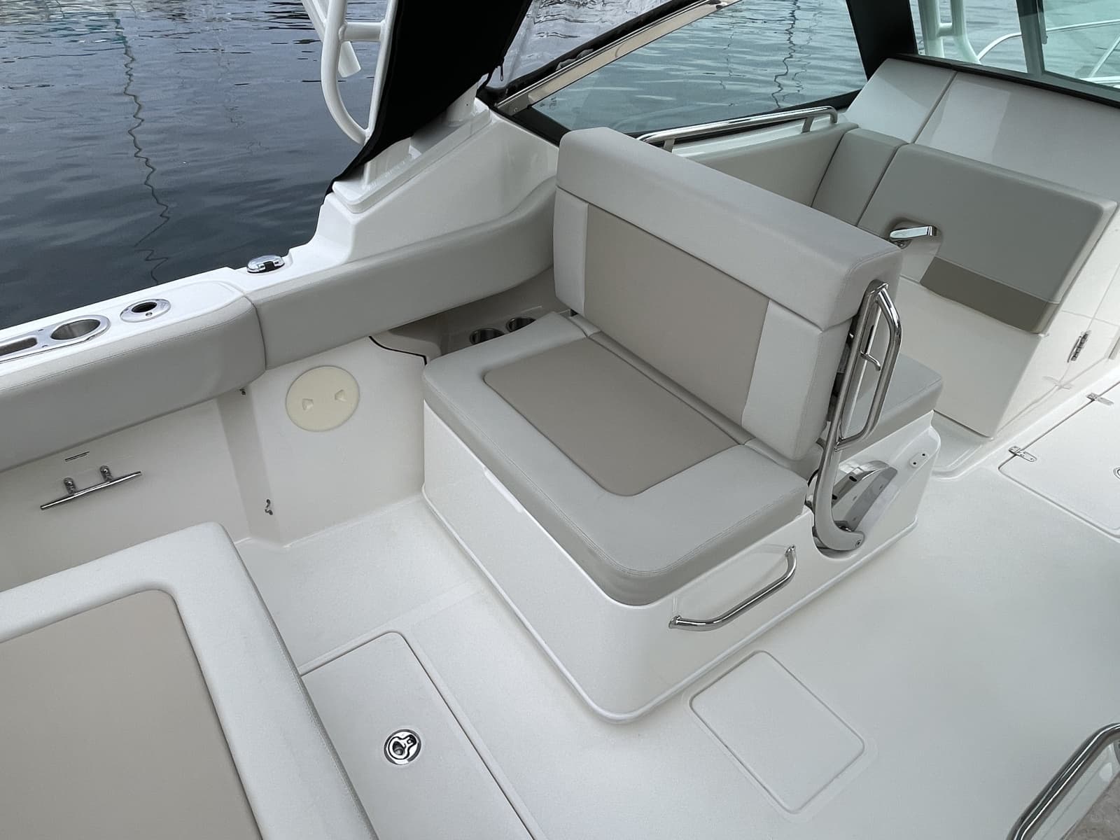 2023 Boston Whaler  - Photo 42
