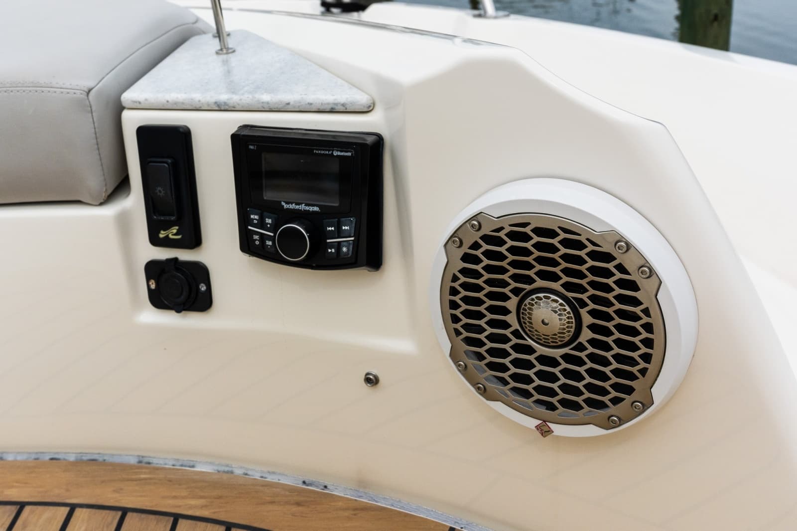 2018 Sea Ray L550 - Photo 24