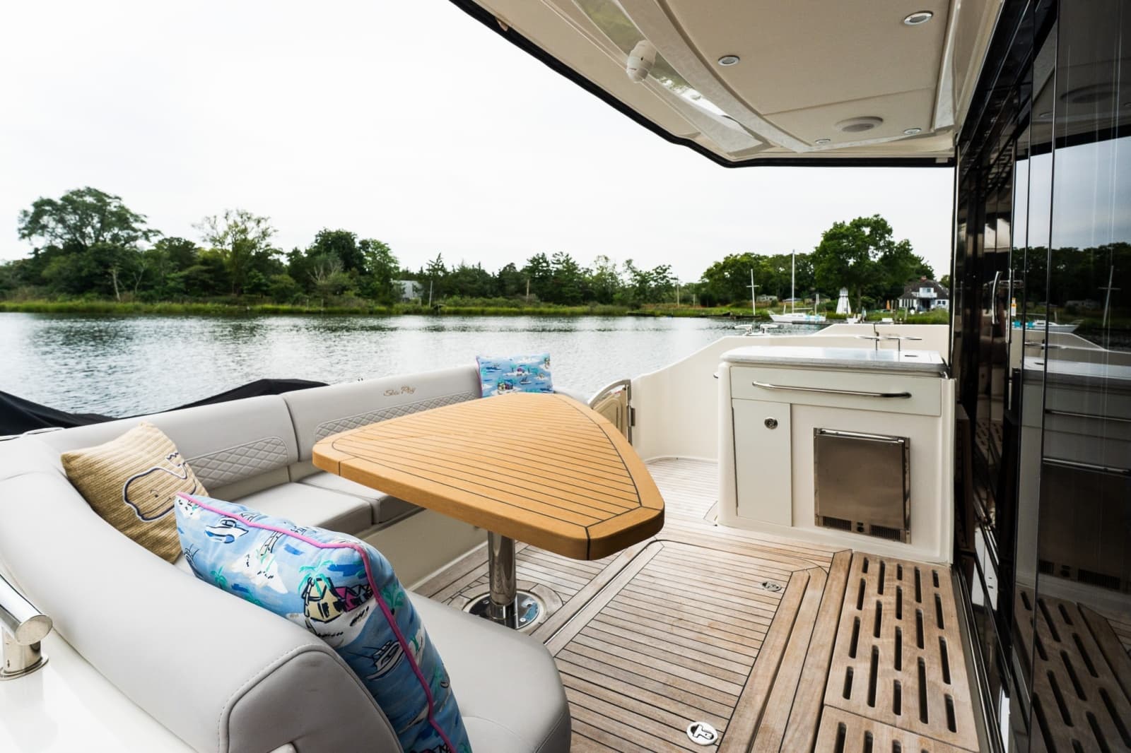 2018 Sea Ray L550 - Photo 16