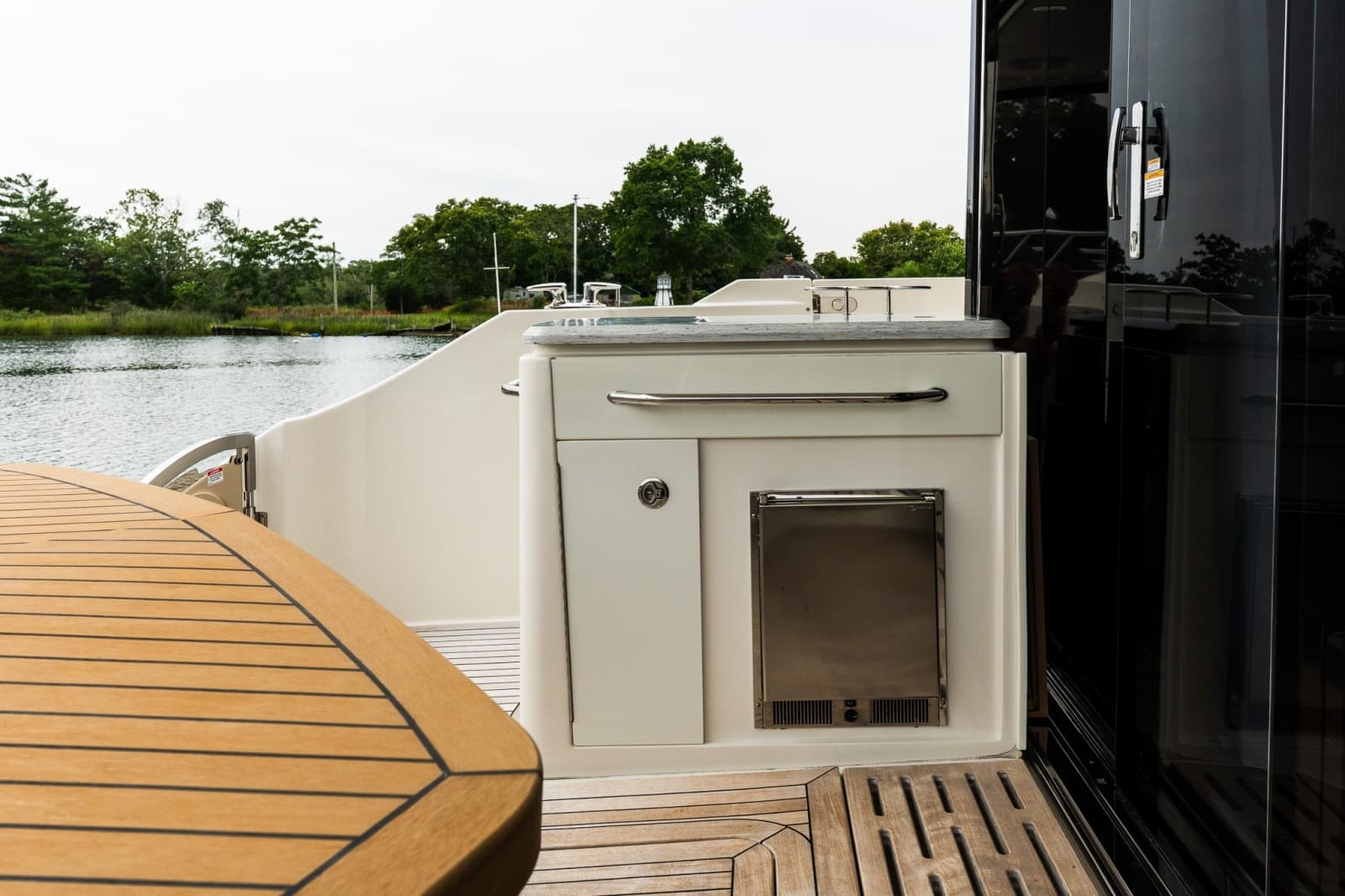 2018 Sea Ray L550 - Photo 17
