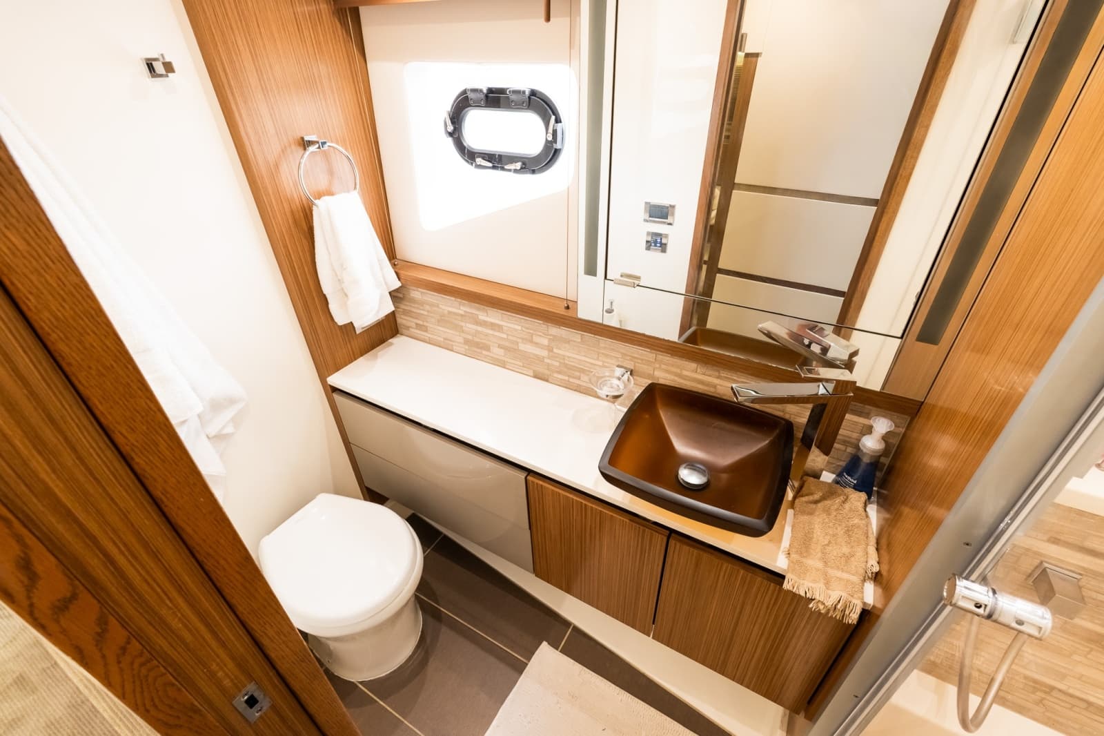 2018 Sea Ray L550 - Photo 28
