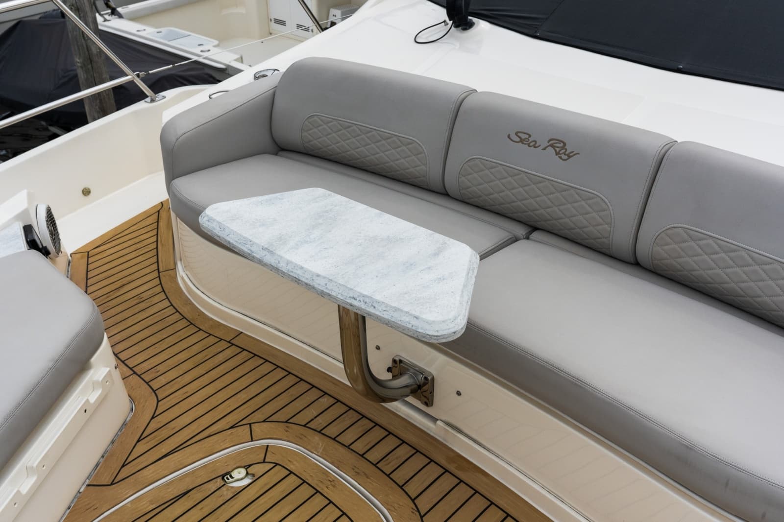 2018 Sea Ray L550 - Photo 13