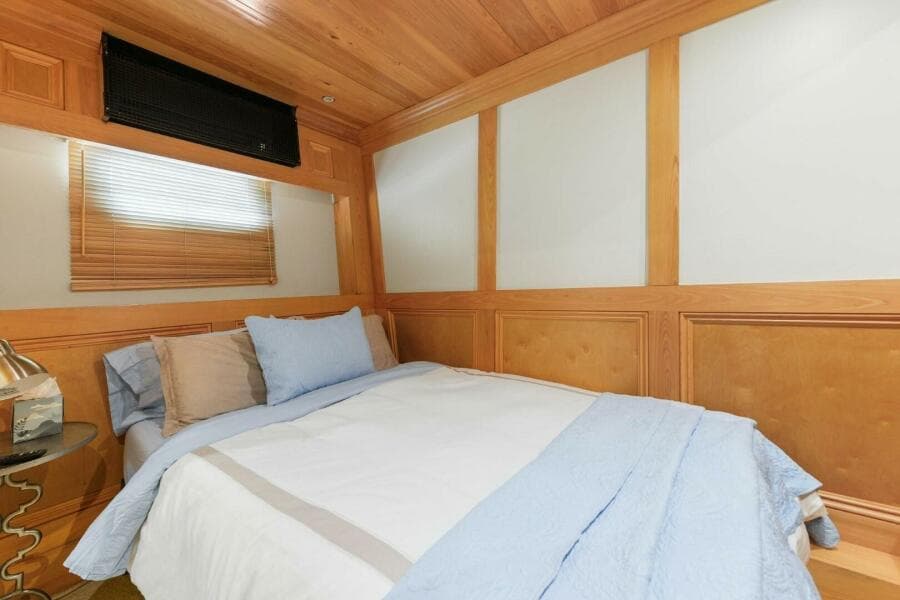 2018 Avenger Luxury Catamaran Coastal Cruiser - Photo 32