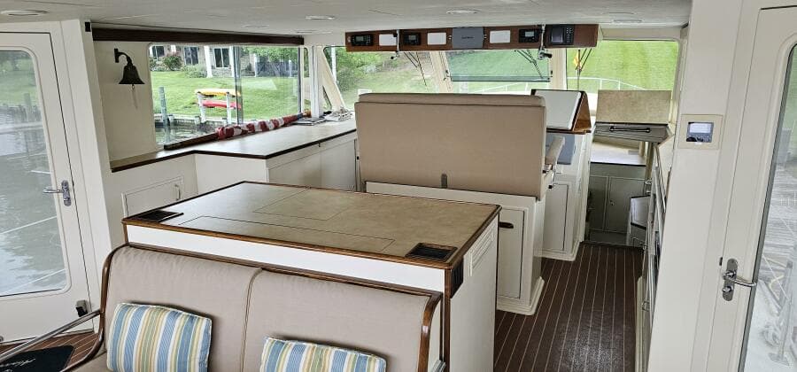 1969 Derecktor Hunt Motor Yacht - Photo 7