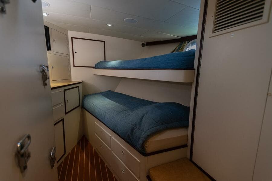 1969 Derecktor Hunt Motor Yacht - Photo 15