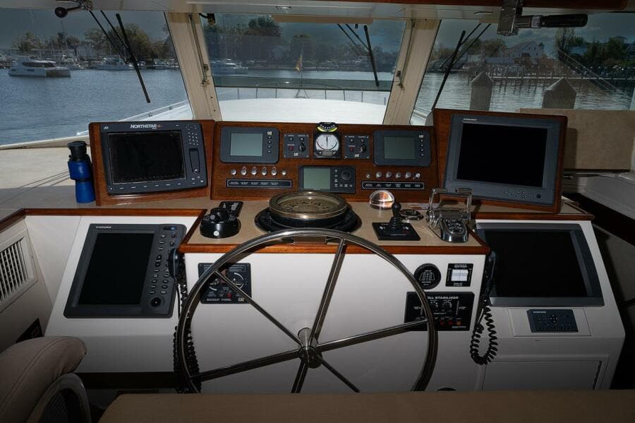 1969 Derecktor Hunt Motor Yacht - Photo 9