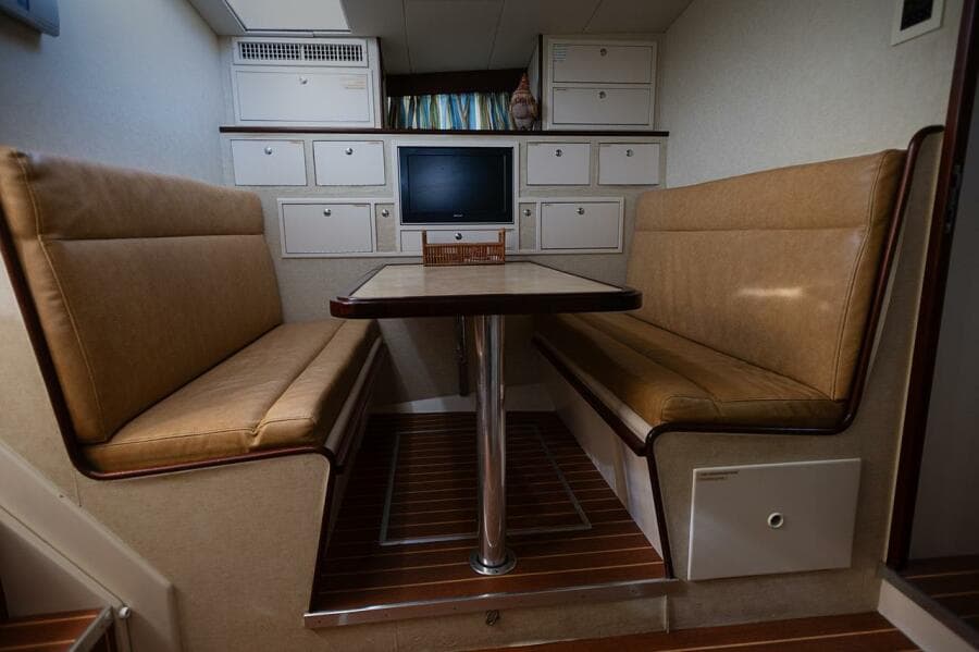 1969 Derecktor Hunt Motor Yacht - Photo 14