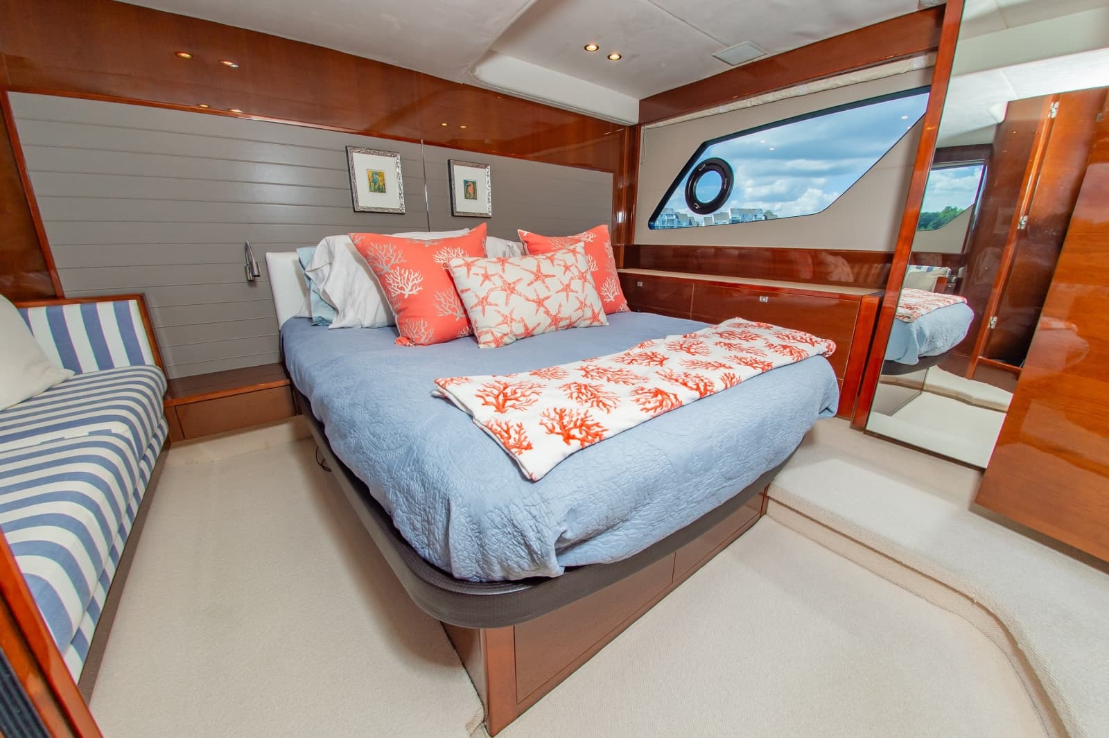 2014 Princess V48 - Photo 29