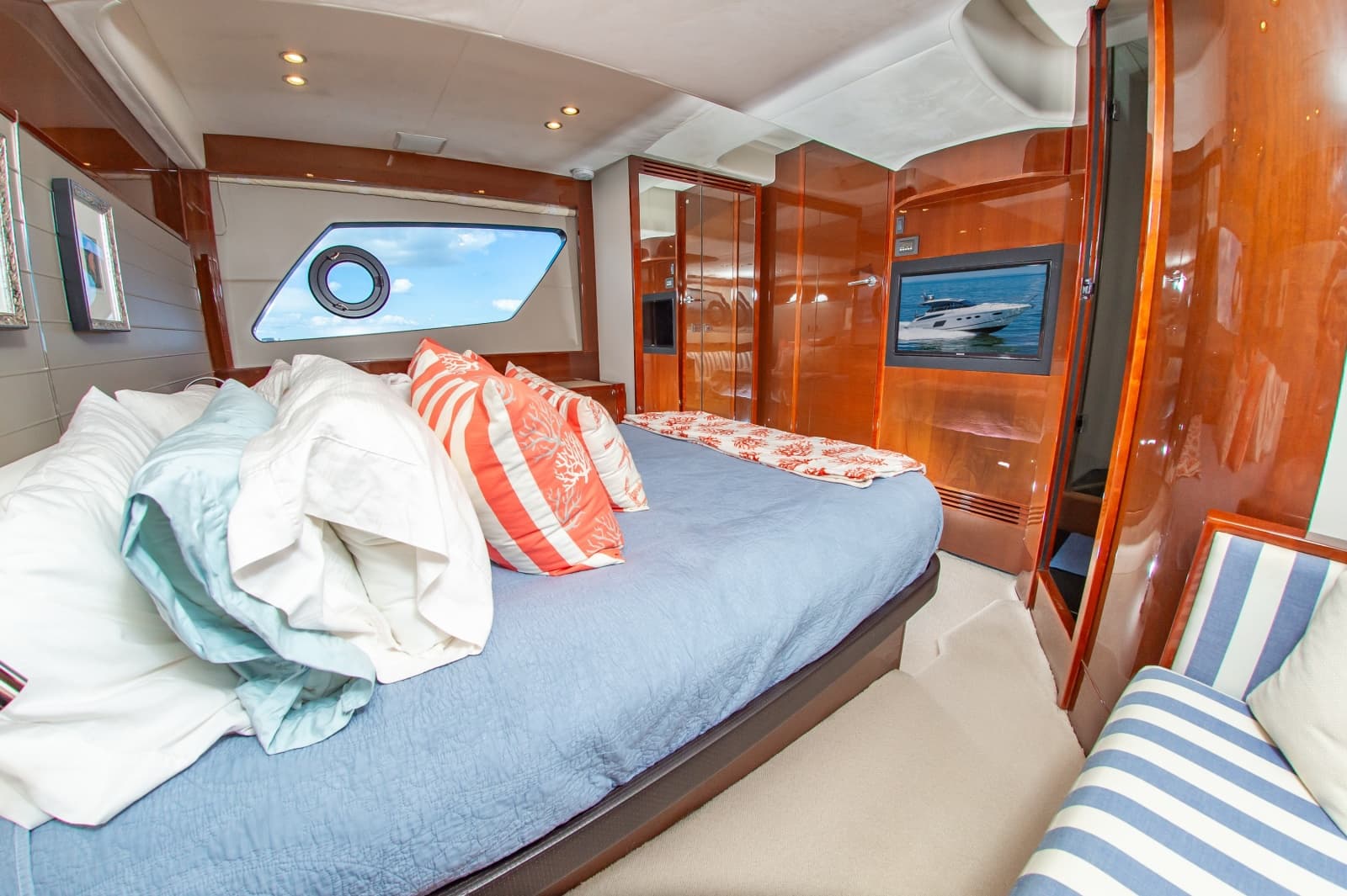 2014 Princess V48 - Photo 32