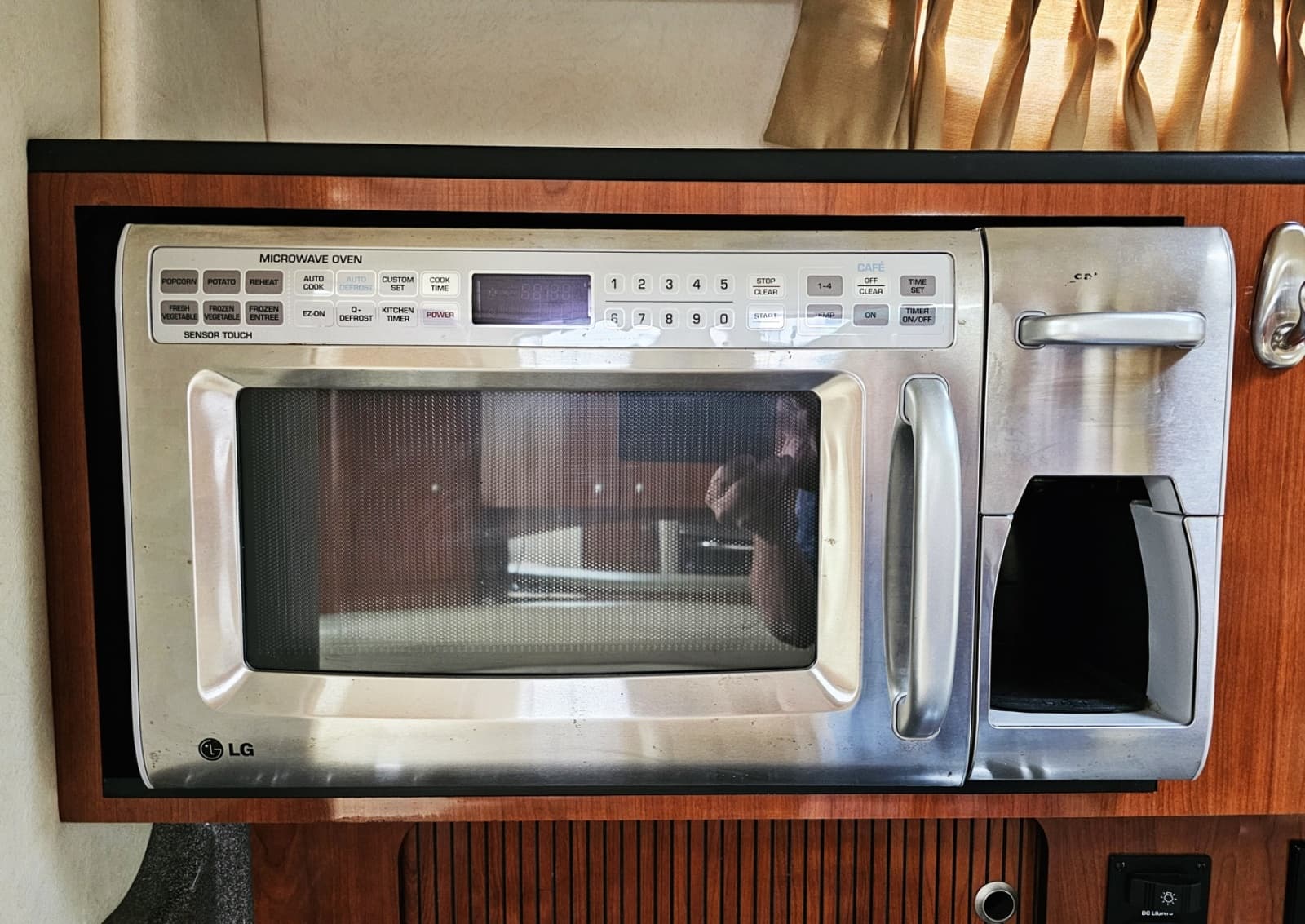 2007 Sea Ray 320 - Photo 11