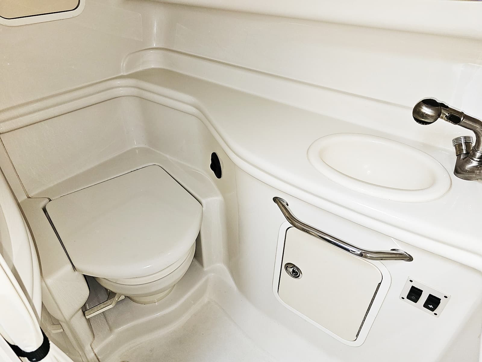 2007 Sea Ray 320 - Photo 15