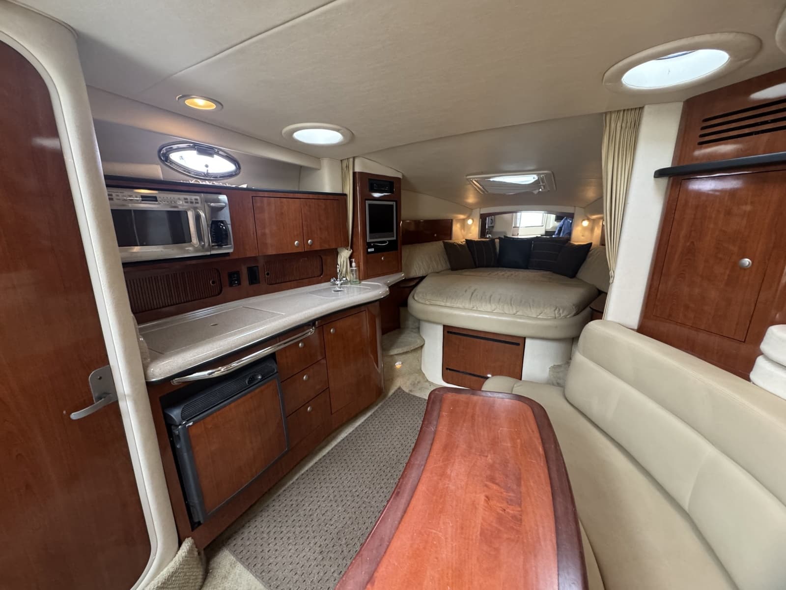 2006 Sea Ray 320 Sundancer - Photo 11
