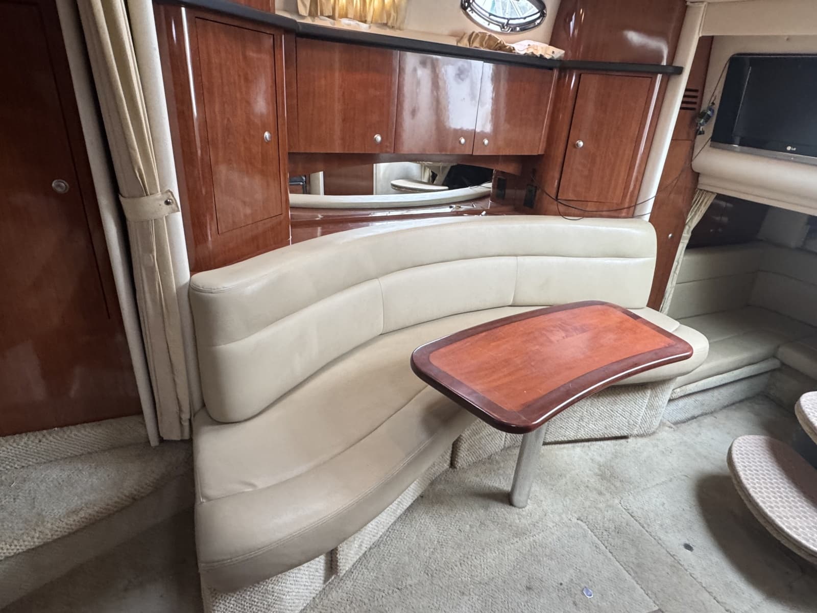 2006 Sea Ray 320 Sundancer - Photo 12