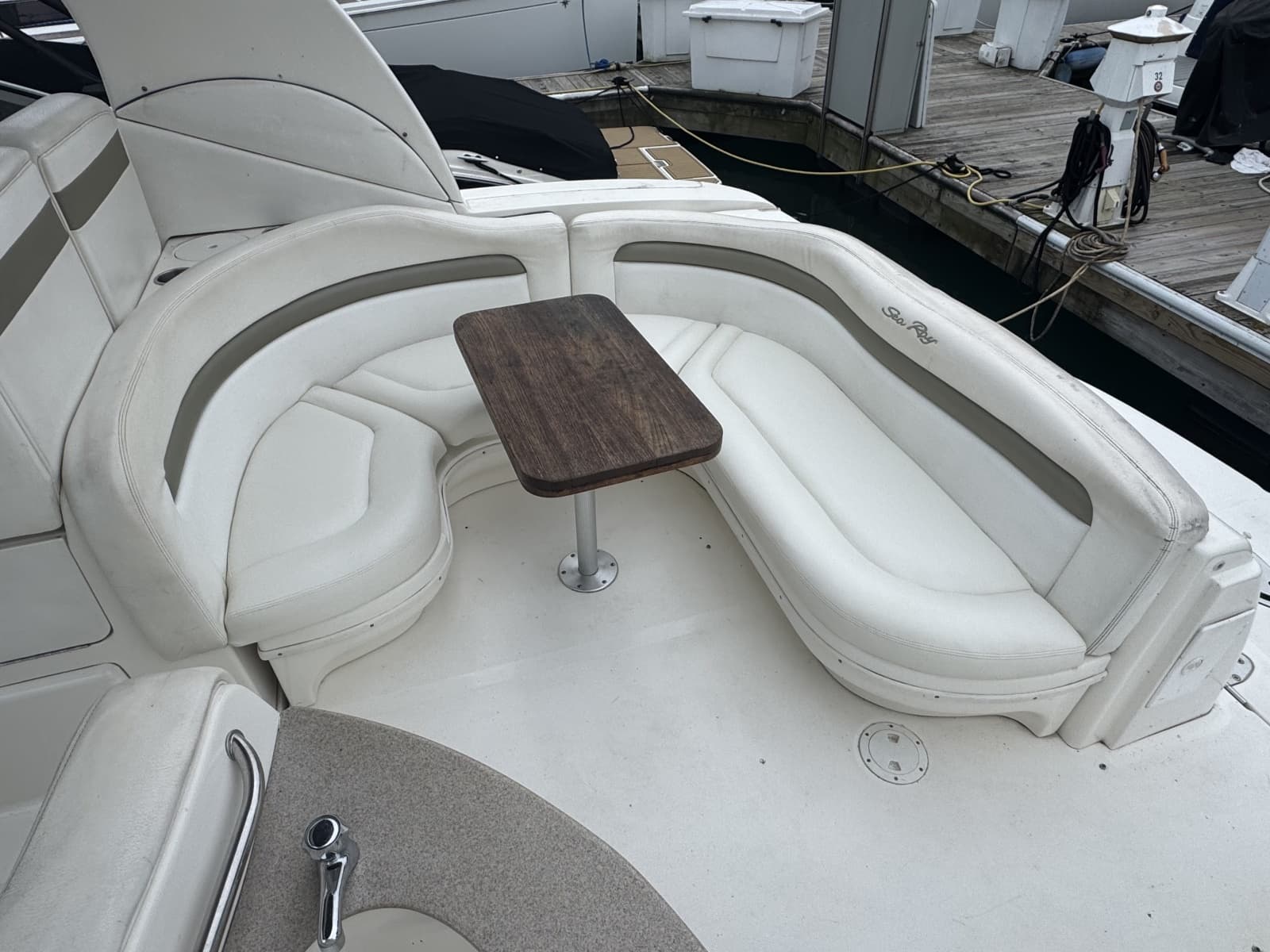 2006 Sea Ray 320 Sundancer - Photo 10
