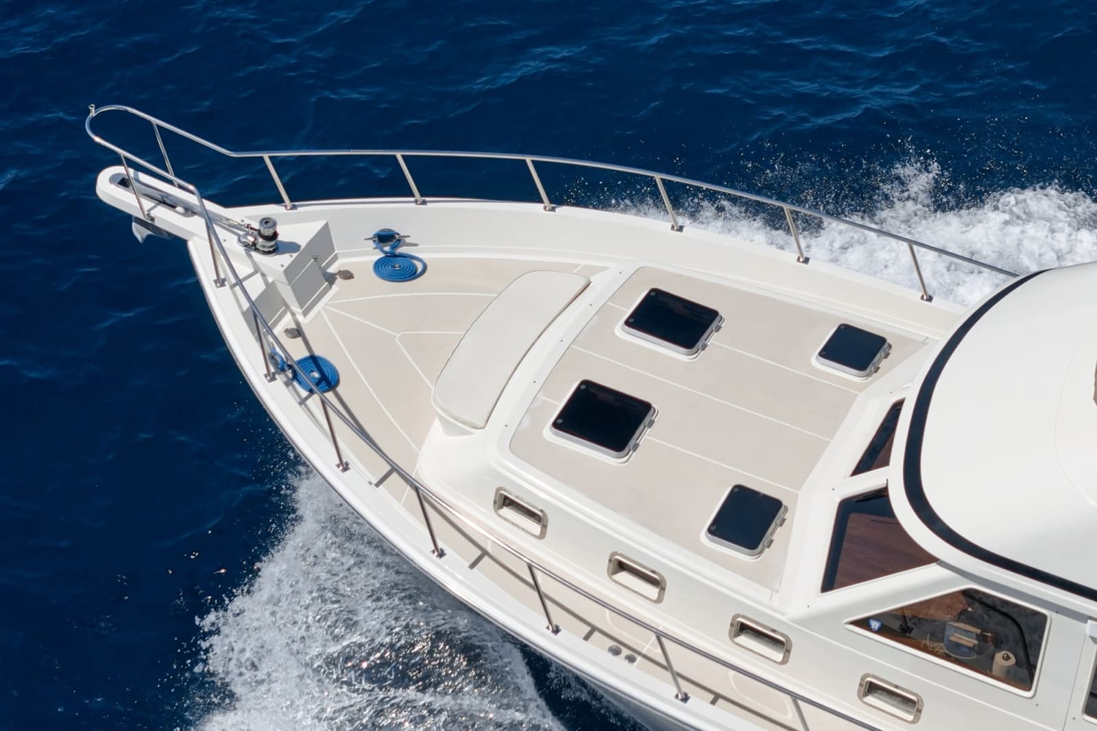 1999 Offshore Yachts 48 Sedan - Photo 6