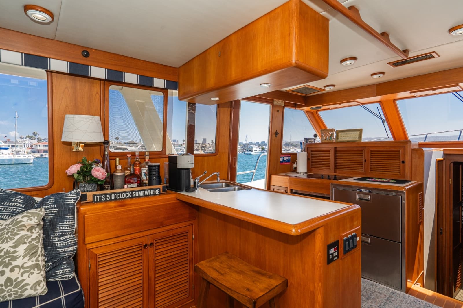 1999 Offshore Yachts 48 Sedan - Photo 19
