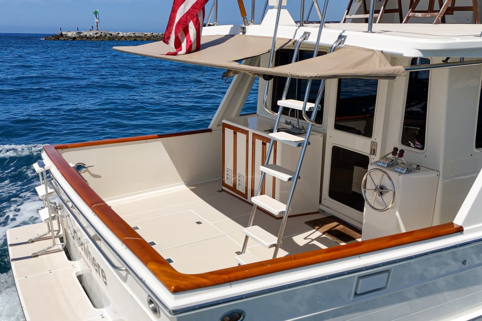 1999 Offshore Yachts 48 Sedan - Photo 12